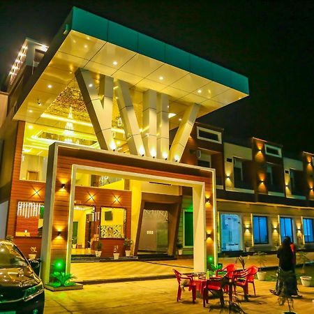 Aashirwad Hotels & Resort Shamgarh Bagian luar foto