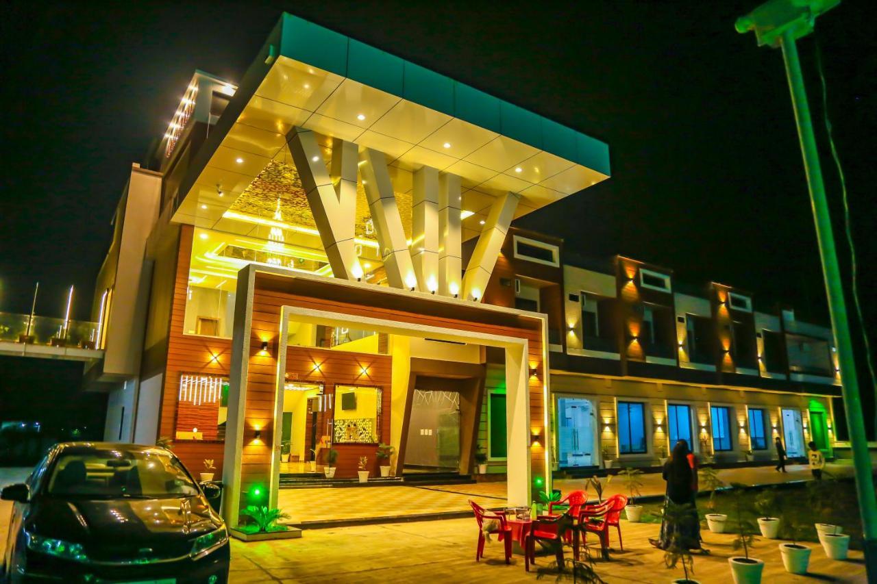 Aashirwad Hotels & Resort Shamgarh Bagian luar foto