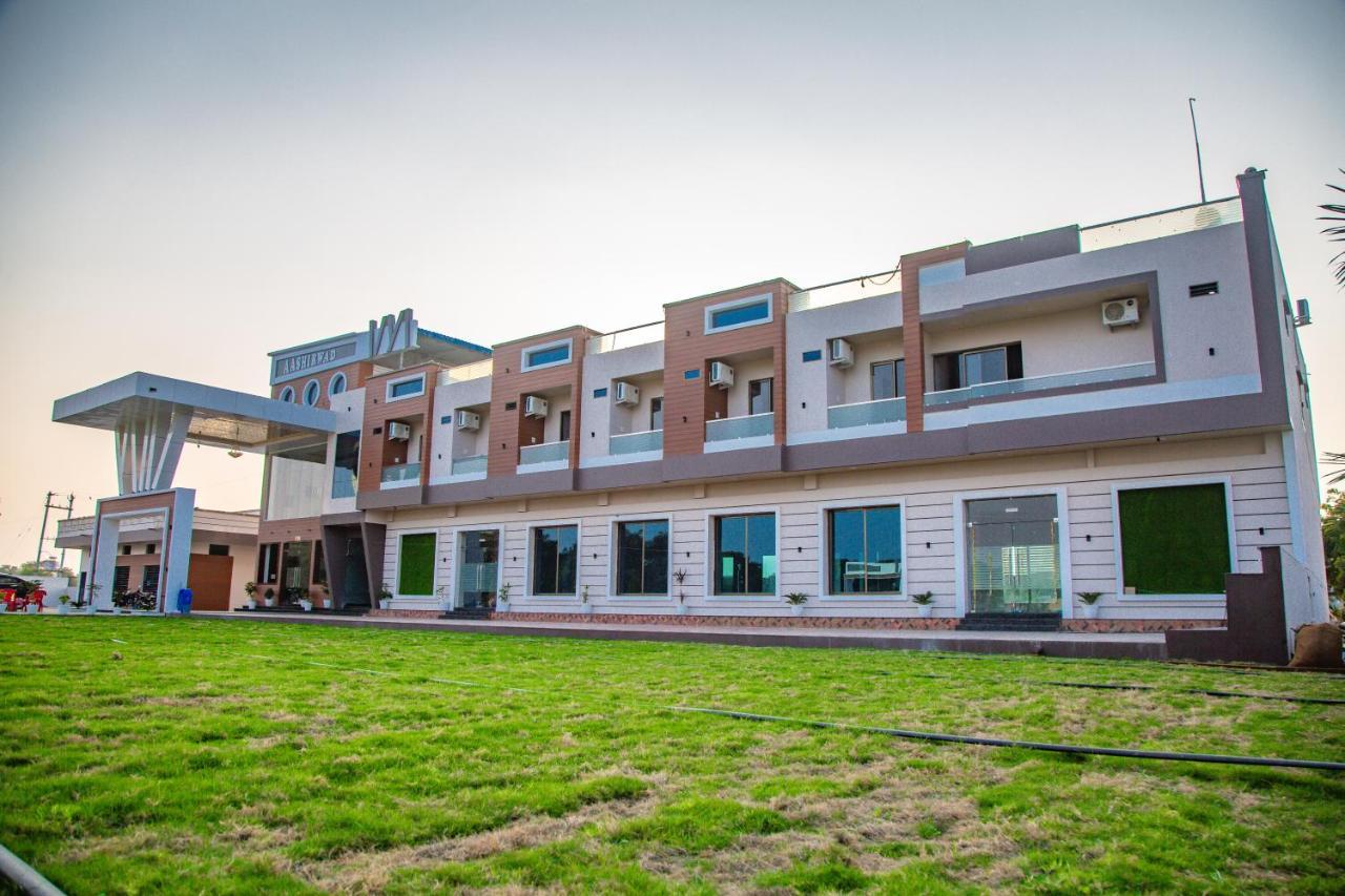 Aashirwad Hotels & Resort Shamgarh Bagian luar foto