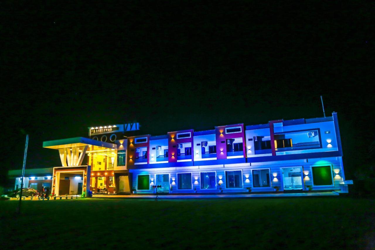 Aashirwad Hotels & Resort Shamgarh Bagian luar foto