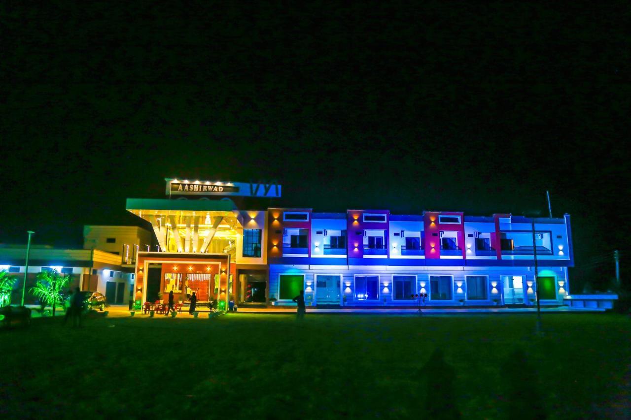 Aashirwad Hotels & Resort Shamgarh Bagian luar foto