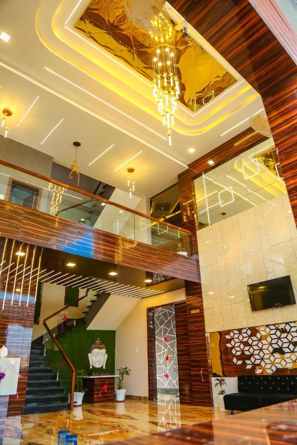 Aashirwad Hotels & Resort Shamgarh Bagian luar foto