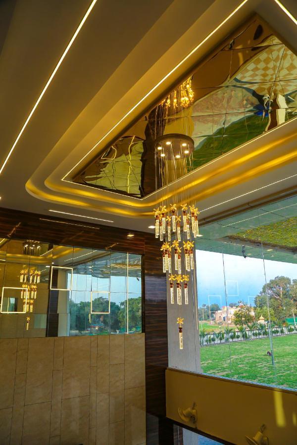 Aashirwad Hotels & Resort Shamgarh Bagian luar foto