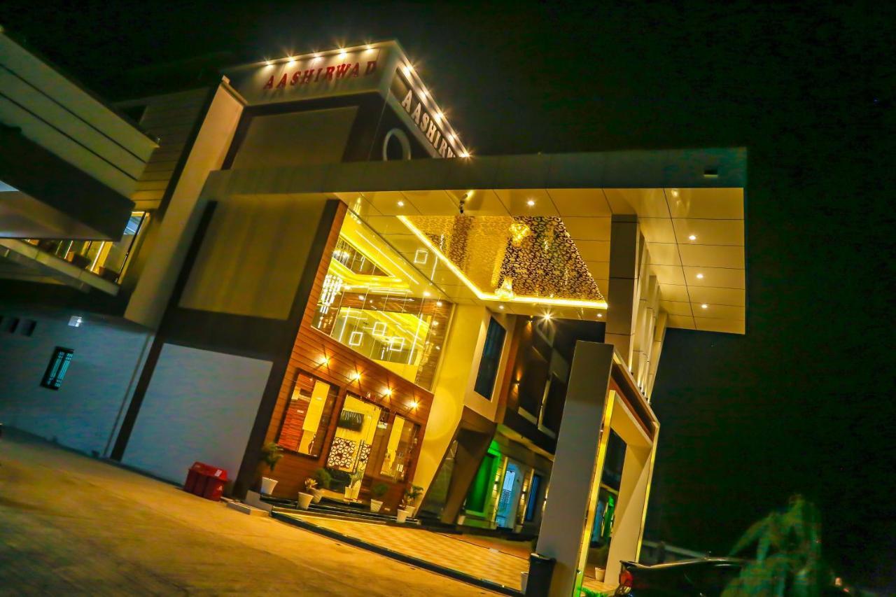 Aashirwad Hotels & Resort Shamgarh Bagian luar foto